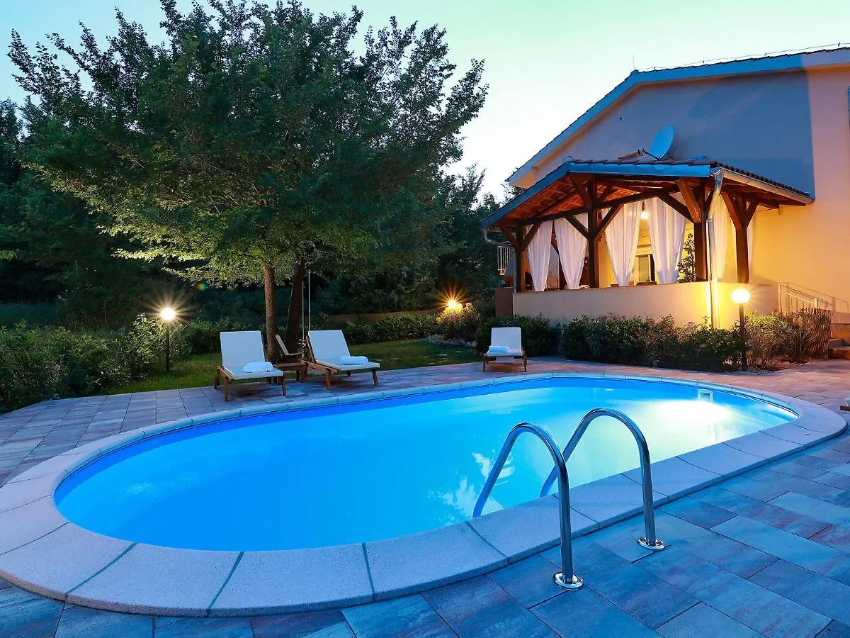 Picturesque Apartment In Ilo With Balcony Silo   Silo (Krk)